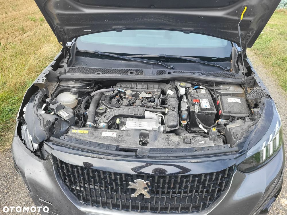 Peugeot 2008 PureTech 130 EAT8 GT Pack - 3