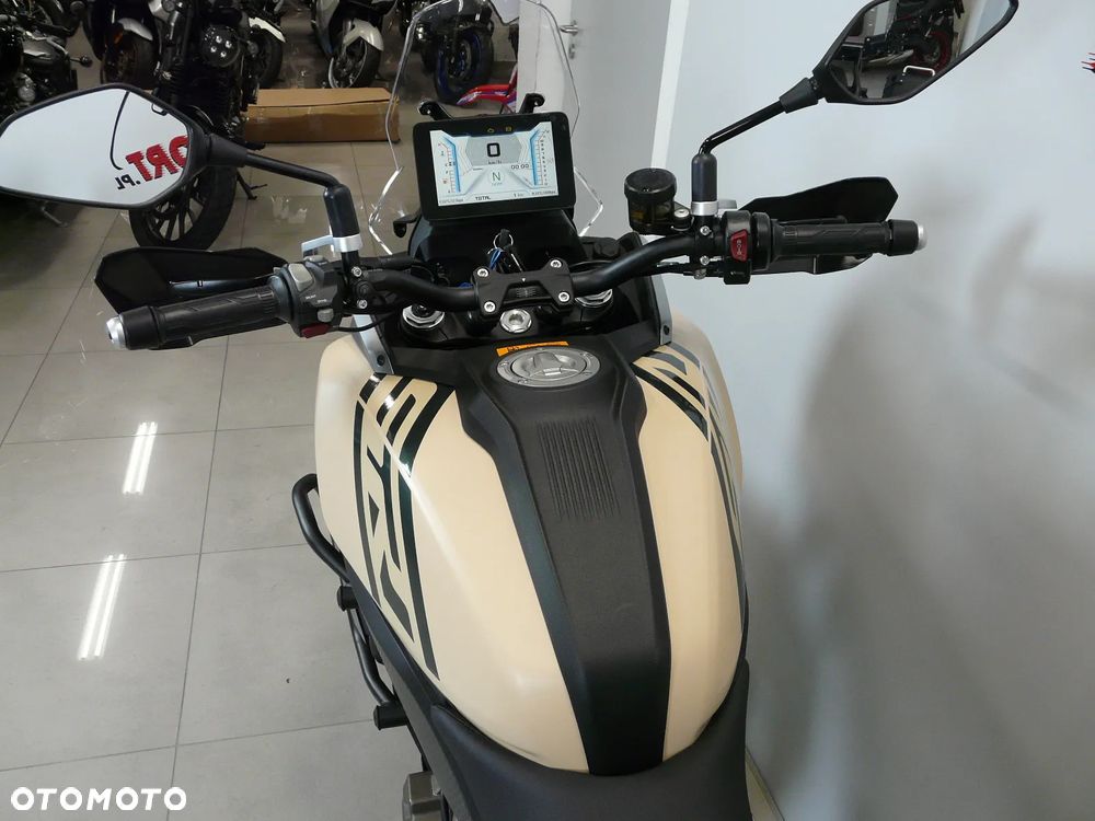 QJMOTOR SRT 600SX - 26