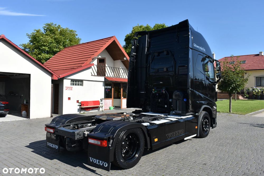 Volvo FH 500 XL MEGA // RETARDER // FULL LED // SKÓRY // XENON // TV // FULL AIR // BLACK EDITION // TRĄBY HADLEY // ORUROWANIE - 7