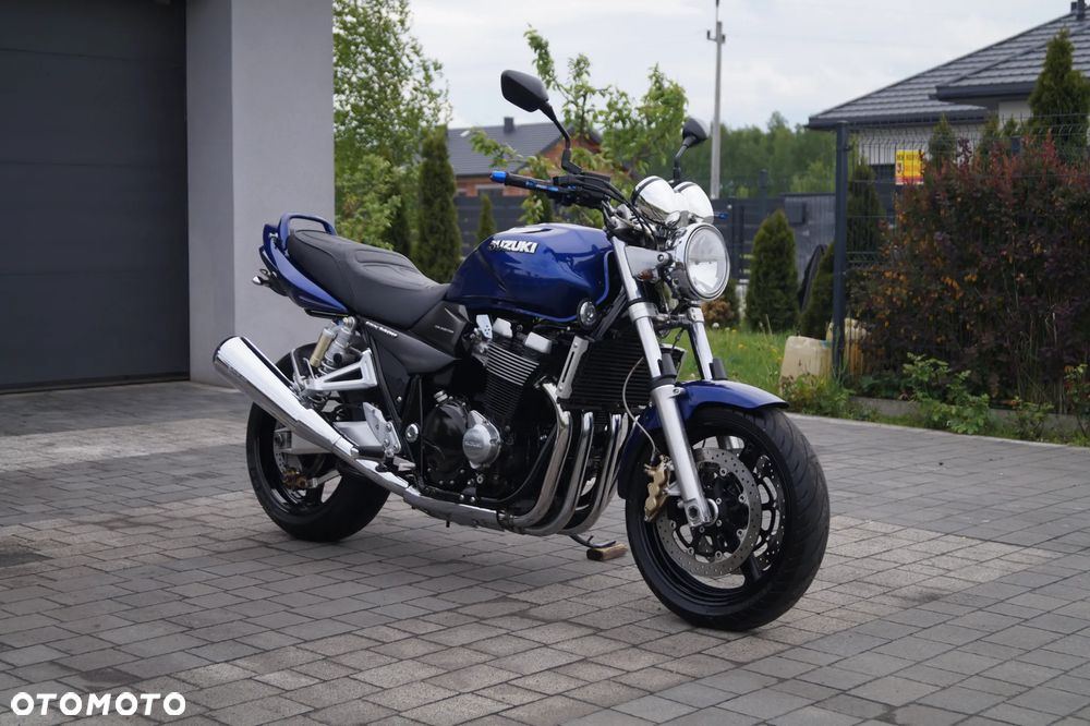 Suzuki GSX - 4