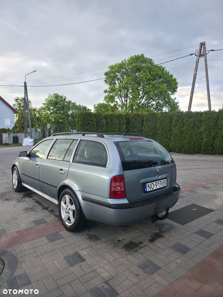 Skoda Octavia 1.6 Combi - 5
