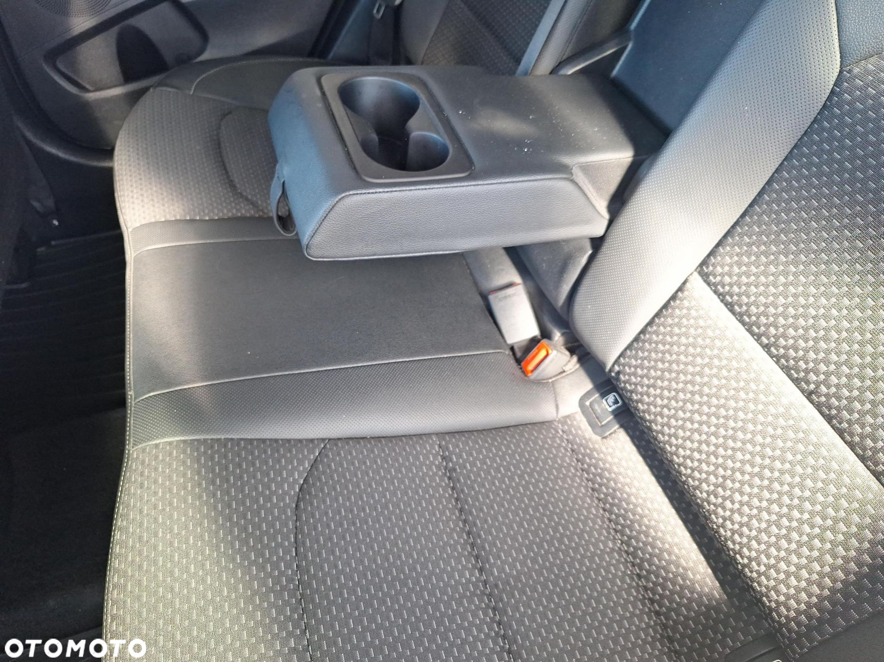 Kia Ceed - 8