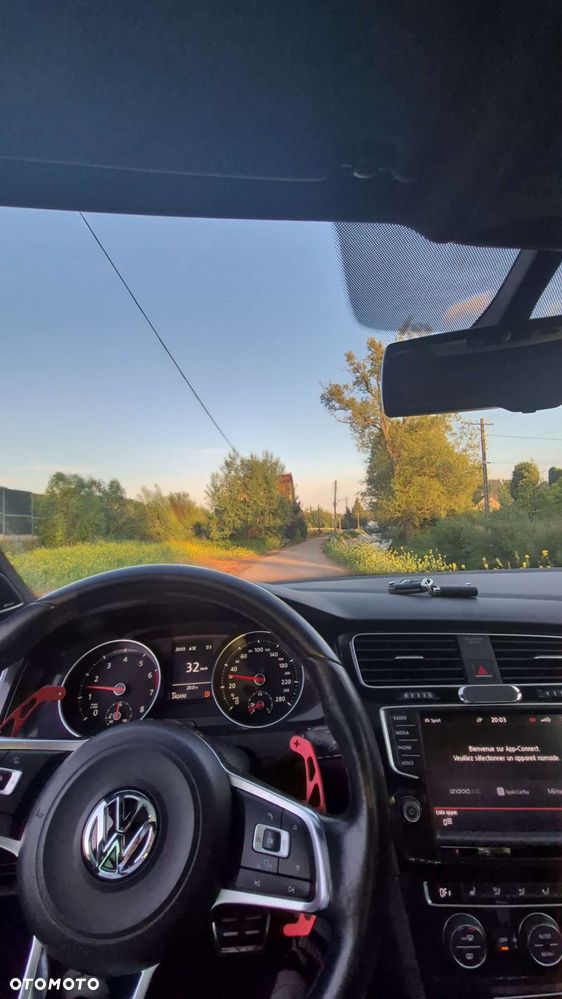 Volkswagen Golf - 16
