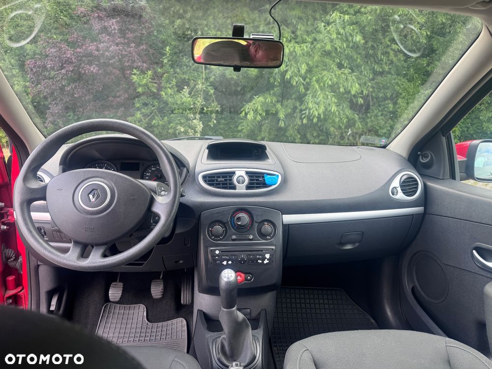 Renault Clio - 8