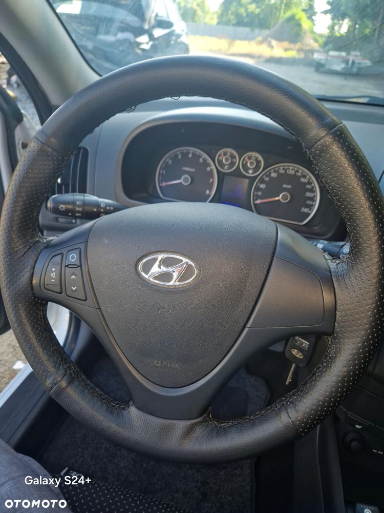 Hyundai i30 i30cw 1.4 UEFA EURO 2012 Edition - 18