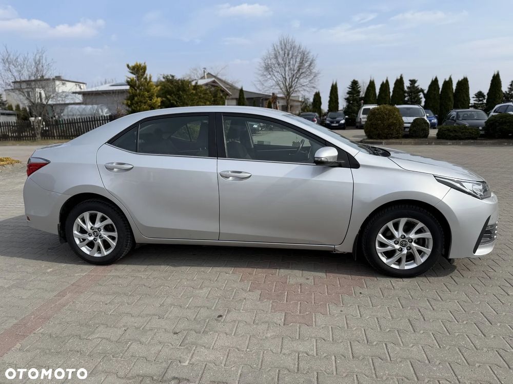 Toyota Corolla 1.6 Classic Plus - 4