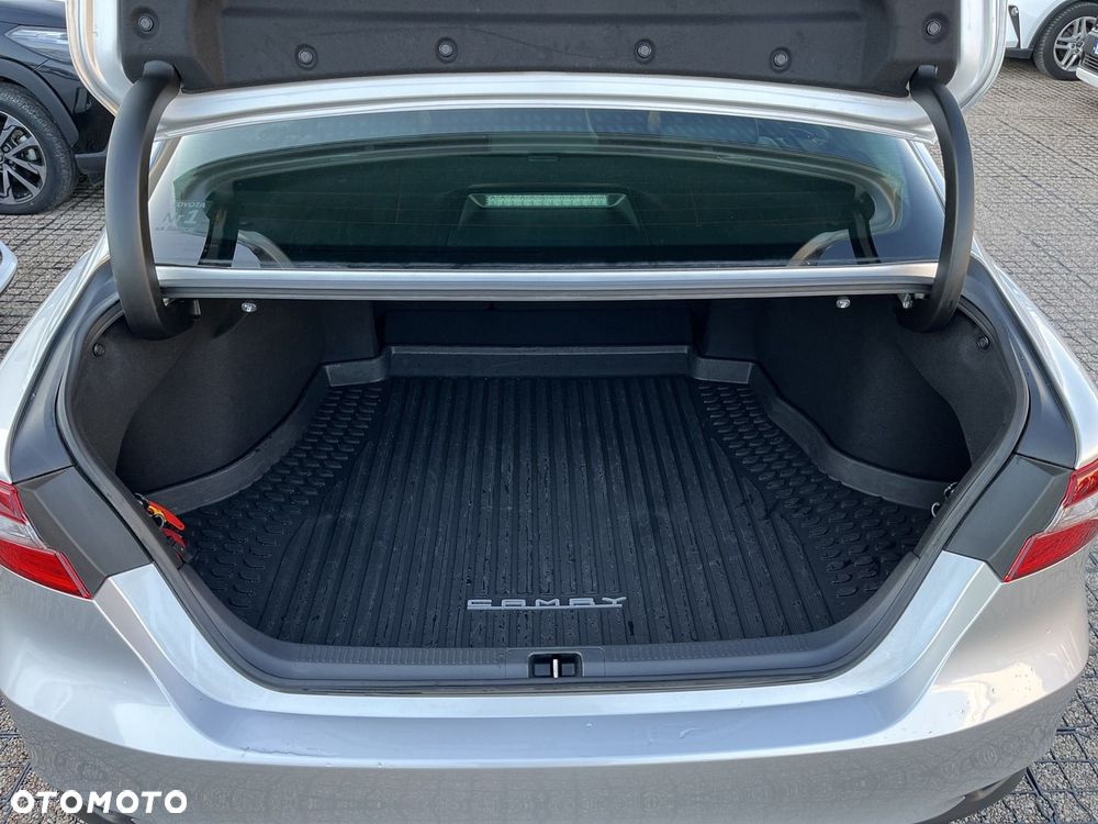 Toyota Camry 2.5 Hybrid Comfort CVT - 28