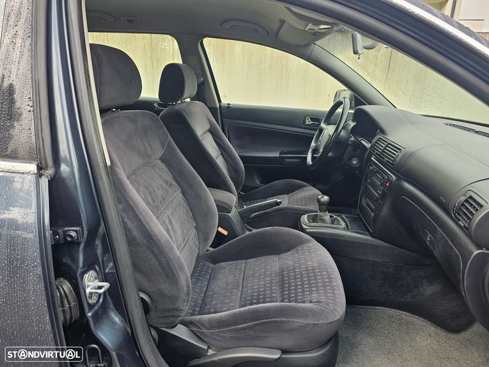 VW Passat Variant 1.9 TDi Conf.Plus 6V - 23