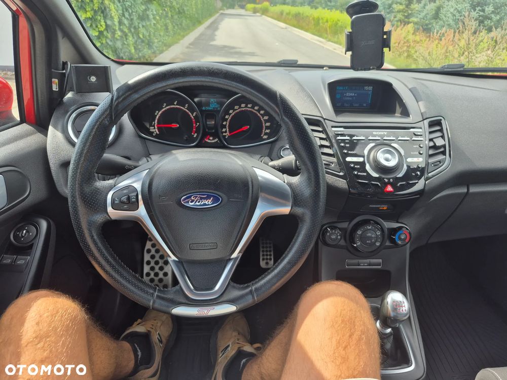 Ford Fiesta 1.6 EcoBoost ST - 15