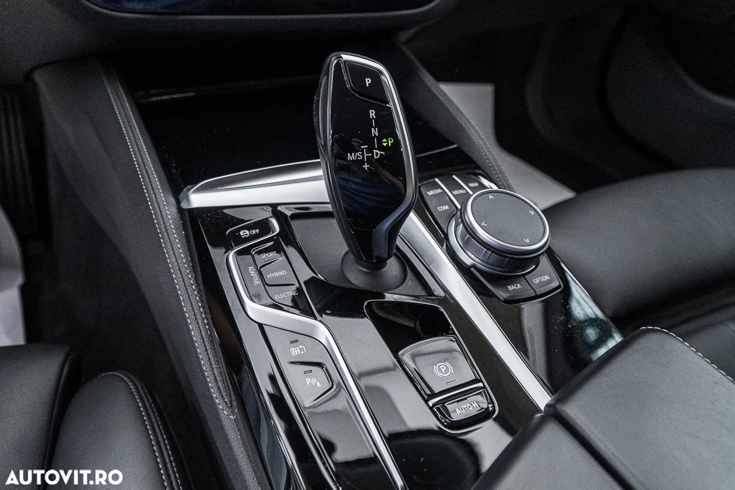 BMW Seria 5 530e Aut. Luxury Line - 35