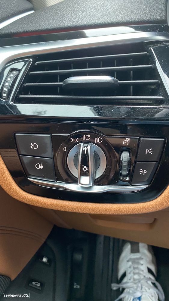 BMW 530 e iPerformance Line Luxury - 28