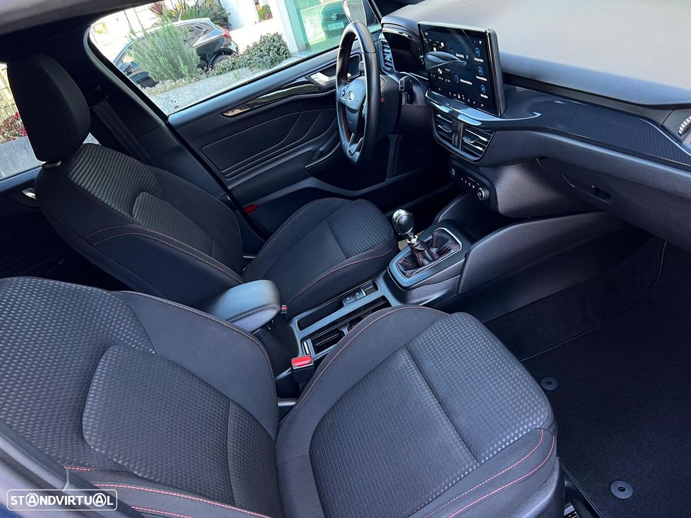 Ford Focus 1.0 EcoBoost MHEV ST-Line X - 22