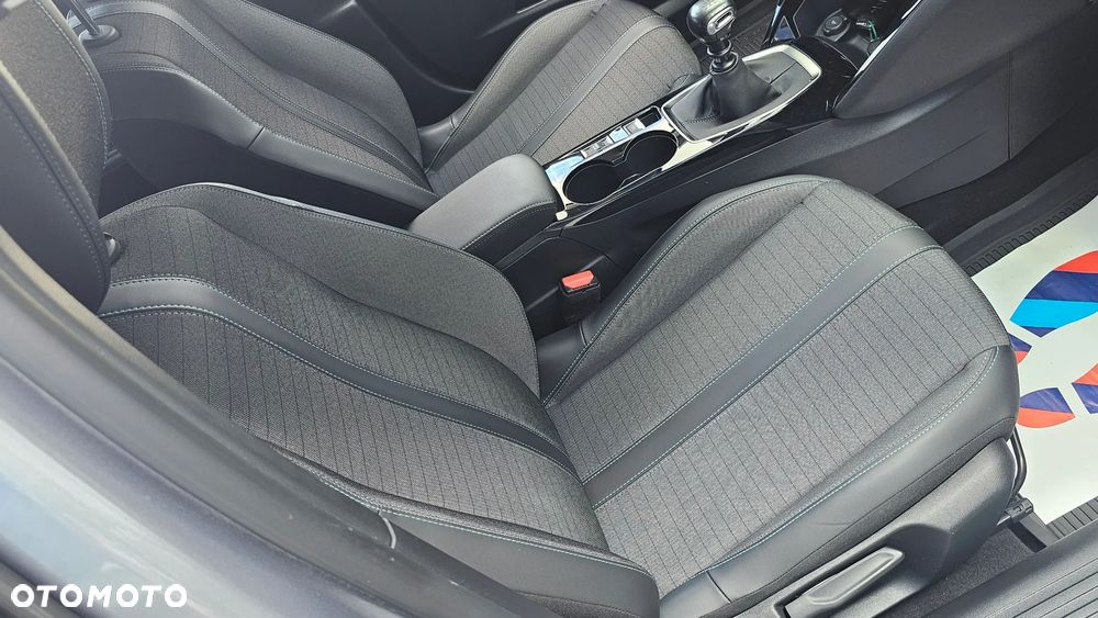 Peugeot 2008 1.2 PureTech Allure Pack S&S - 18