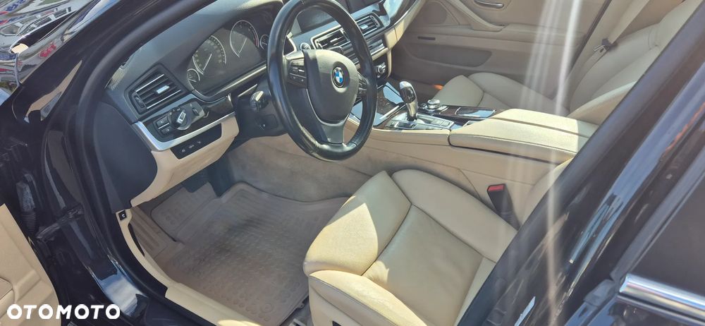 BMW Seria 5 530d xDrive - 10