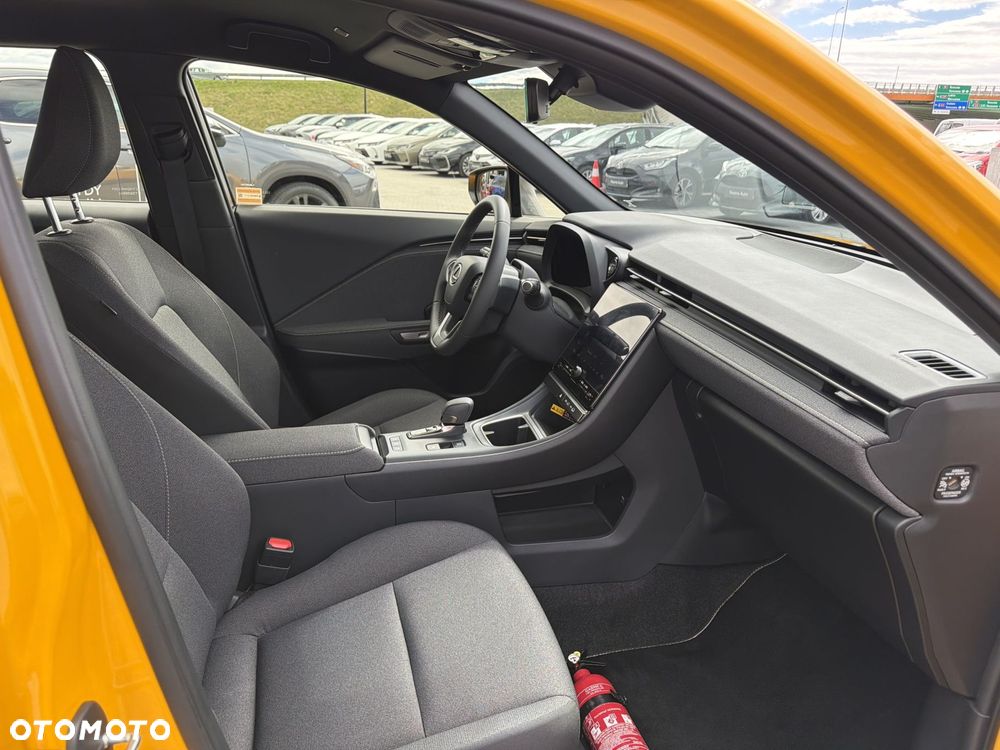 Lexus LBX 1.5 Hybrid - 9