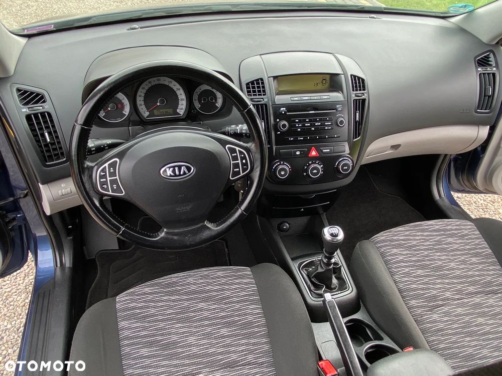 Kia Ceed 1.4 CVVT Attract - 28