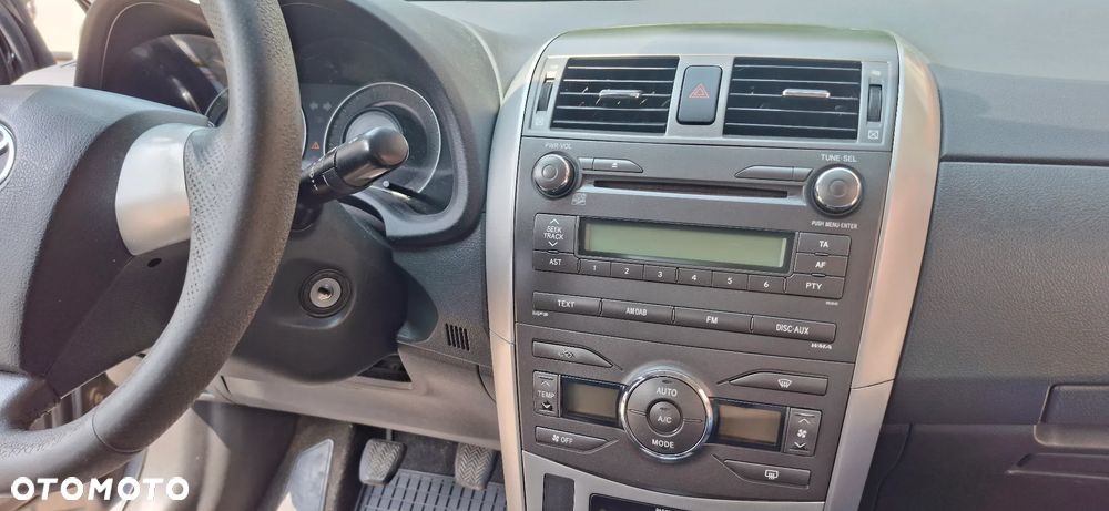 Toyota Corolla 1.6 Premium - 12