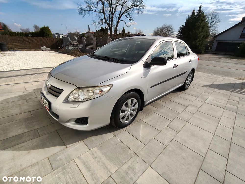 Toyota Corolla - 1