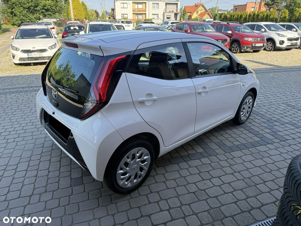 Toyota Aygo x-play - 6