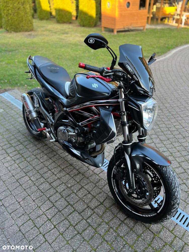 Suzuki Gladius - 7