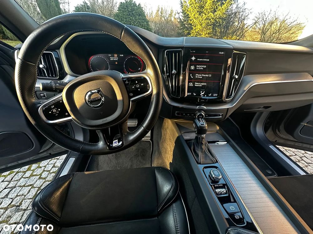 Volvo XC 60 D5 AWD R-Design - 16