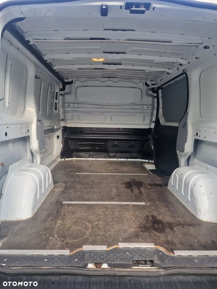 Renault Trafic - 12