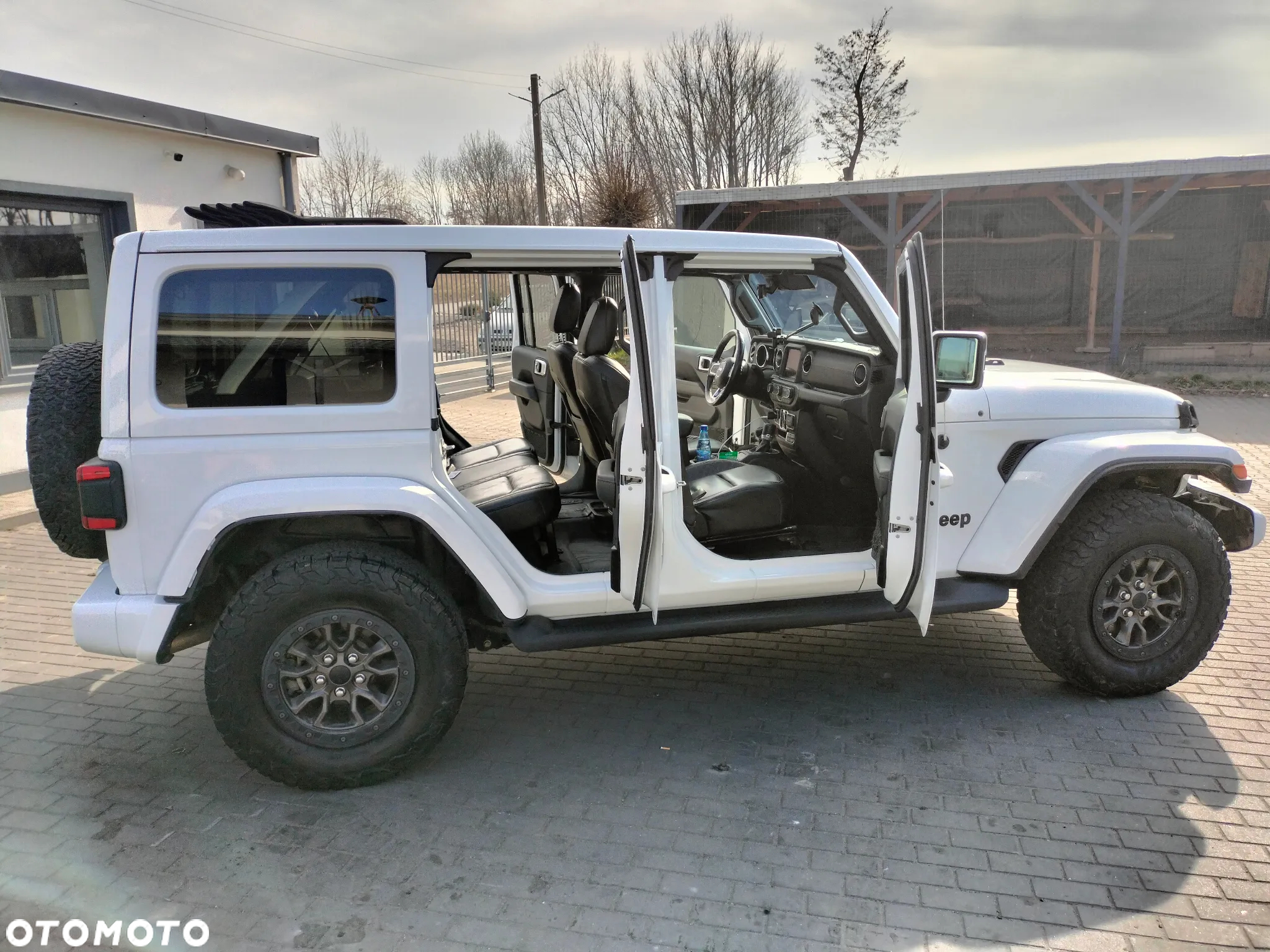 Jeep Wrangler - 11