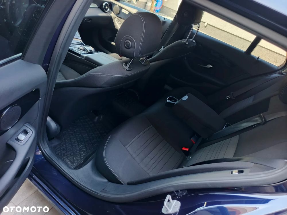 Mercedes-Benz Klasa C 220 d 4-Matic 7G-TRONIC - 24