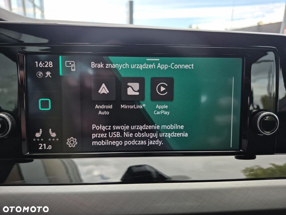 Volkswagen Golf - 22