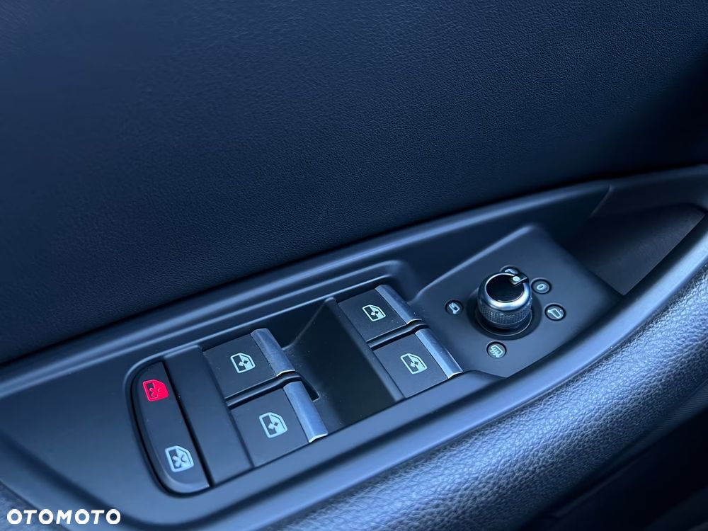 Audi A4 Avant 40 TDI quattro S tronic S line - 11