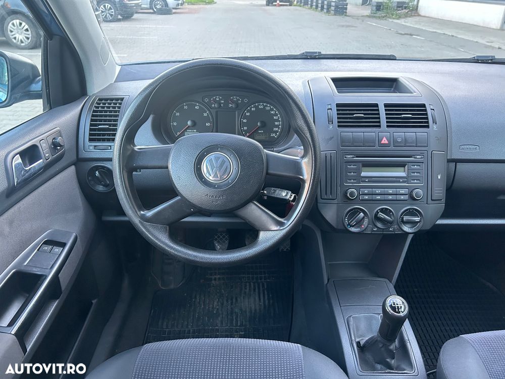 Volkswagen Polo 1.2 Attractive - 5