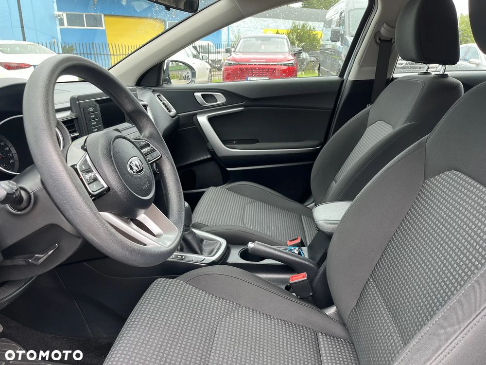 Kia Ceed 1.6 CRDi mHEV S - 11