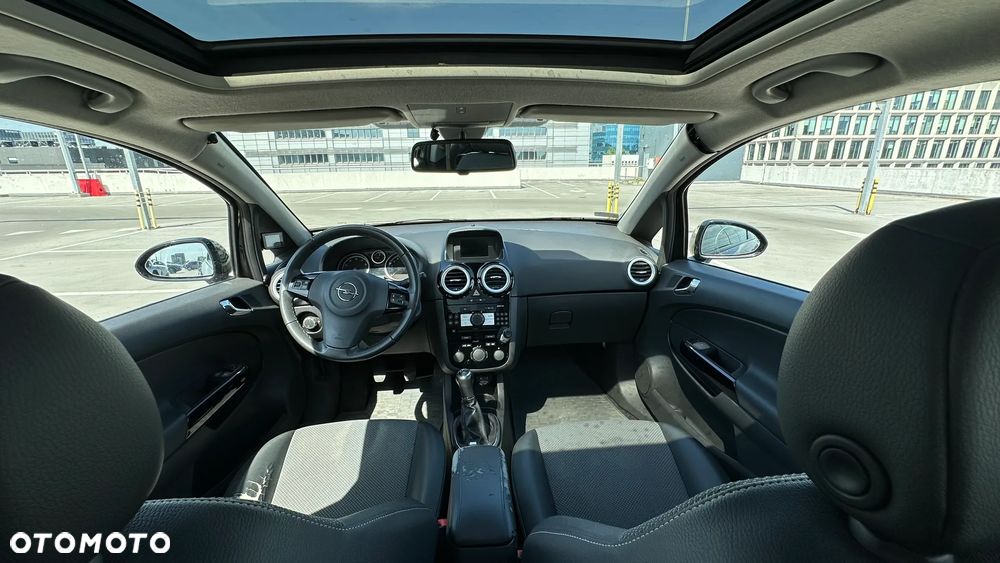Opel Corsa 1.4 16V Cosmo - 5