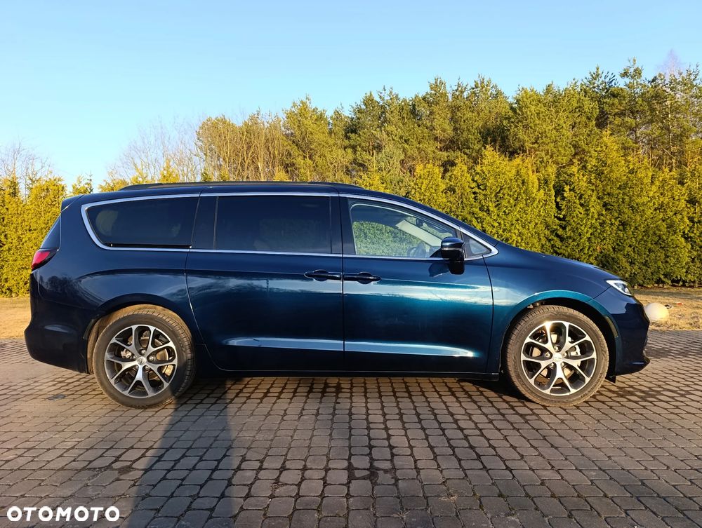 Chrysler Pacifica - 5