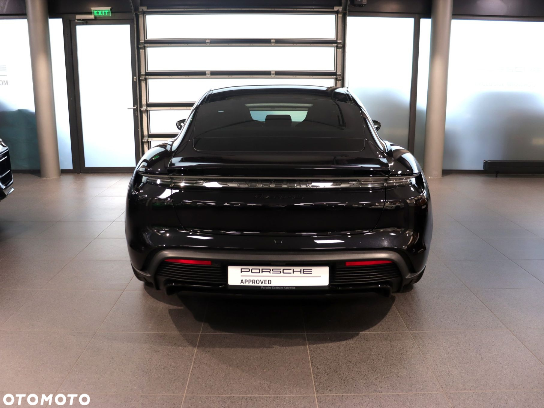 Porsche Taycan - 4