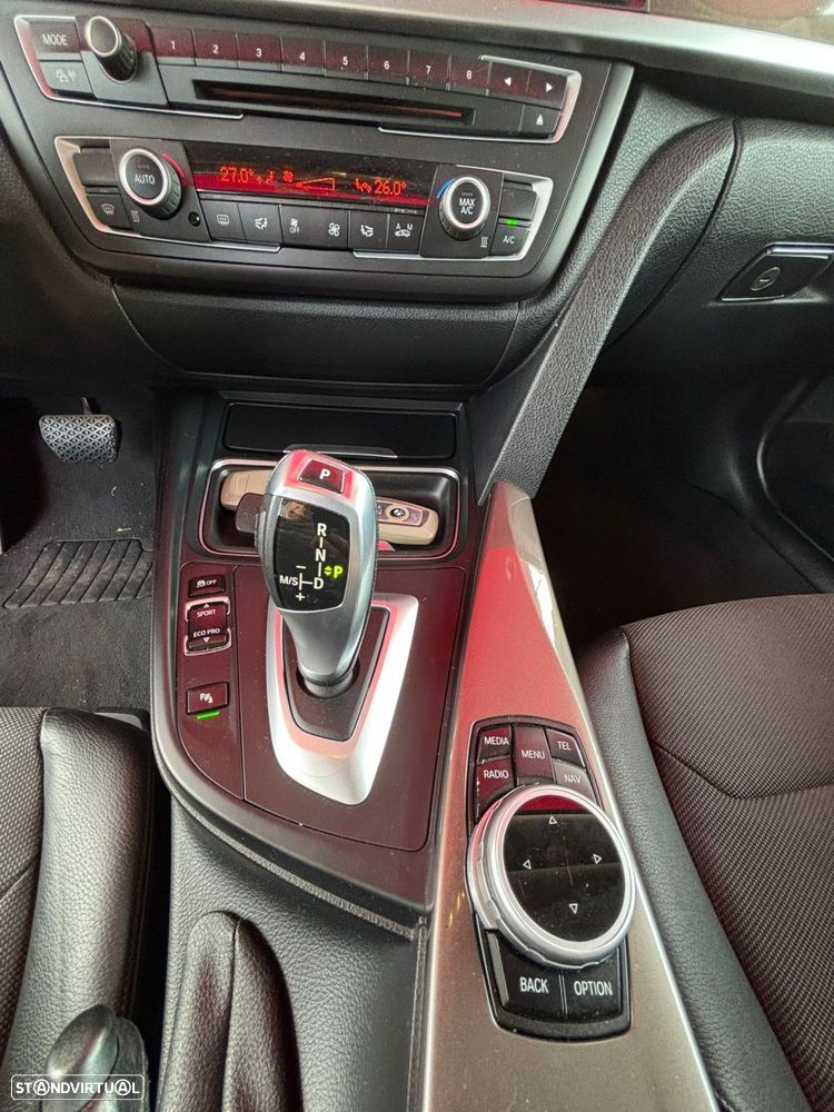 BMW 320 d Touring EfficientDynamics Auto - 16