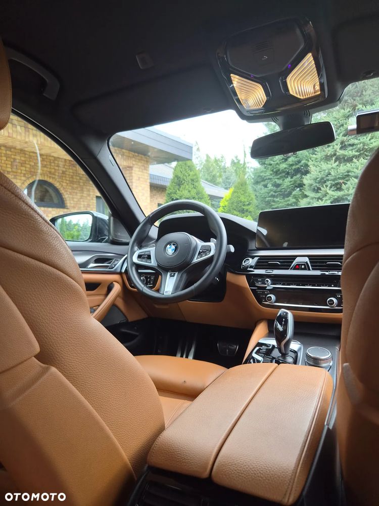 BMW Seria 5 530i xDrive mHEV M Sport sport - 8