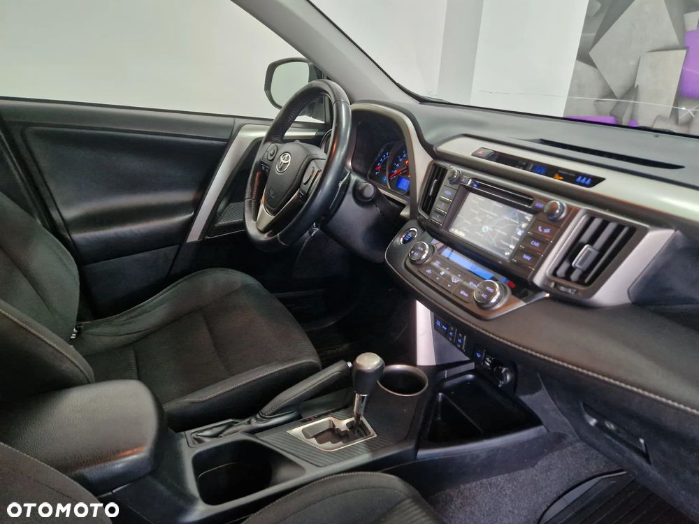 Toyota RAV4 - 5