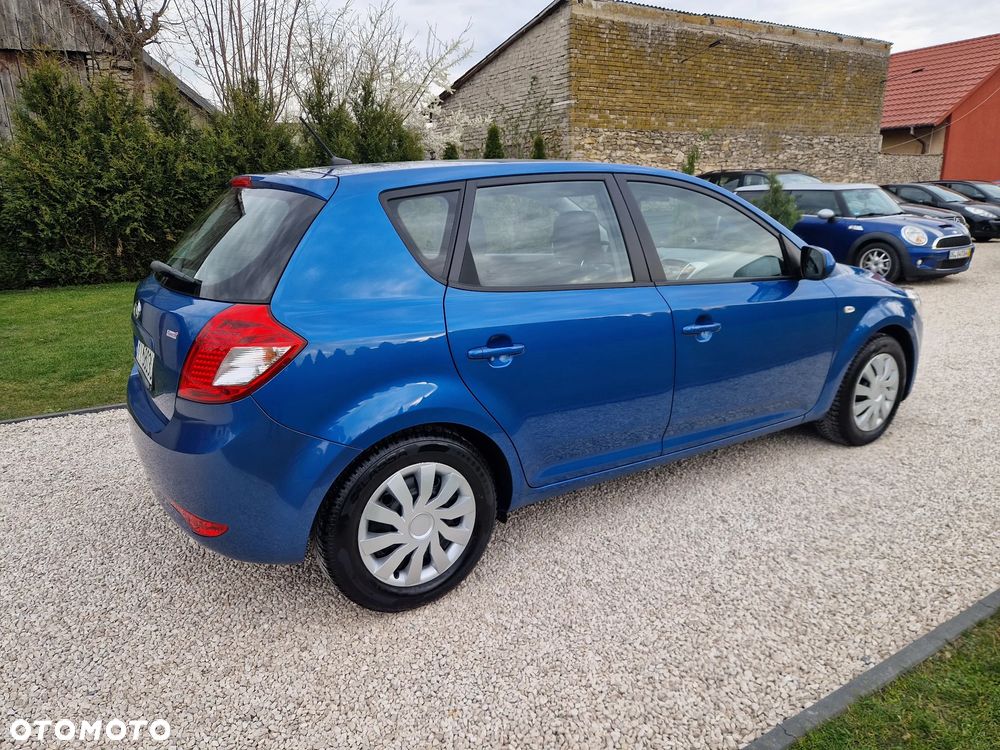 Kia Ceed 1.4 CVVT Dream-Team Edition - 13