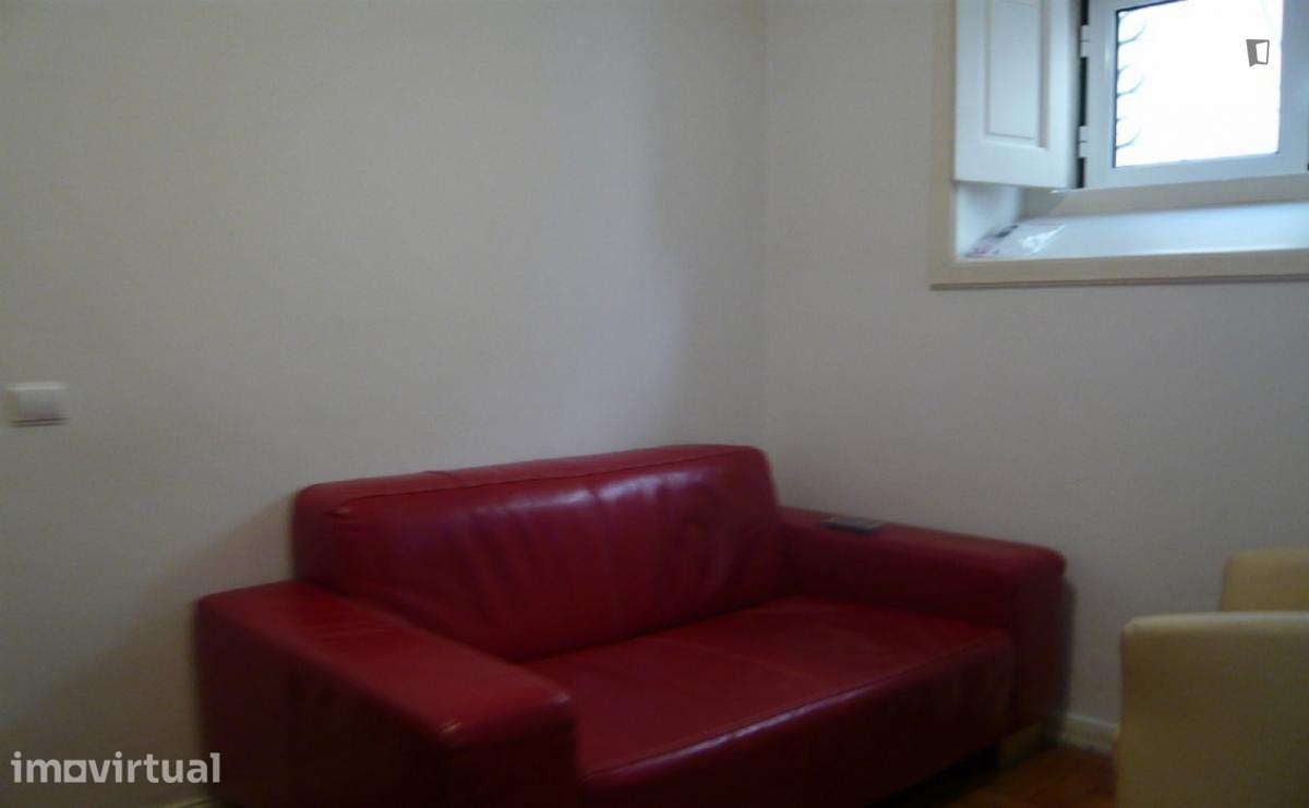 Quarto - localizado em Montes Claros Coimbra - Grande imagem: 2/16