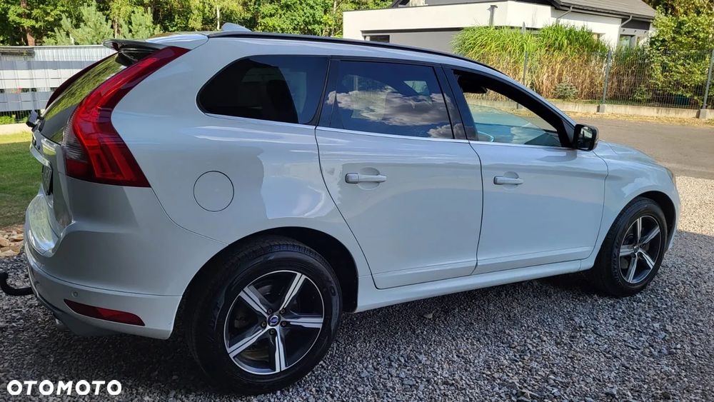 Volvo XC 60 D3 Drive-E R-Design Momentum - 16