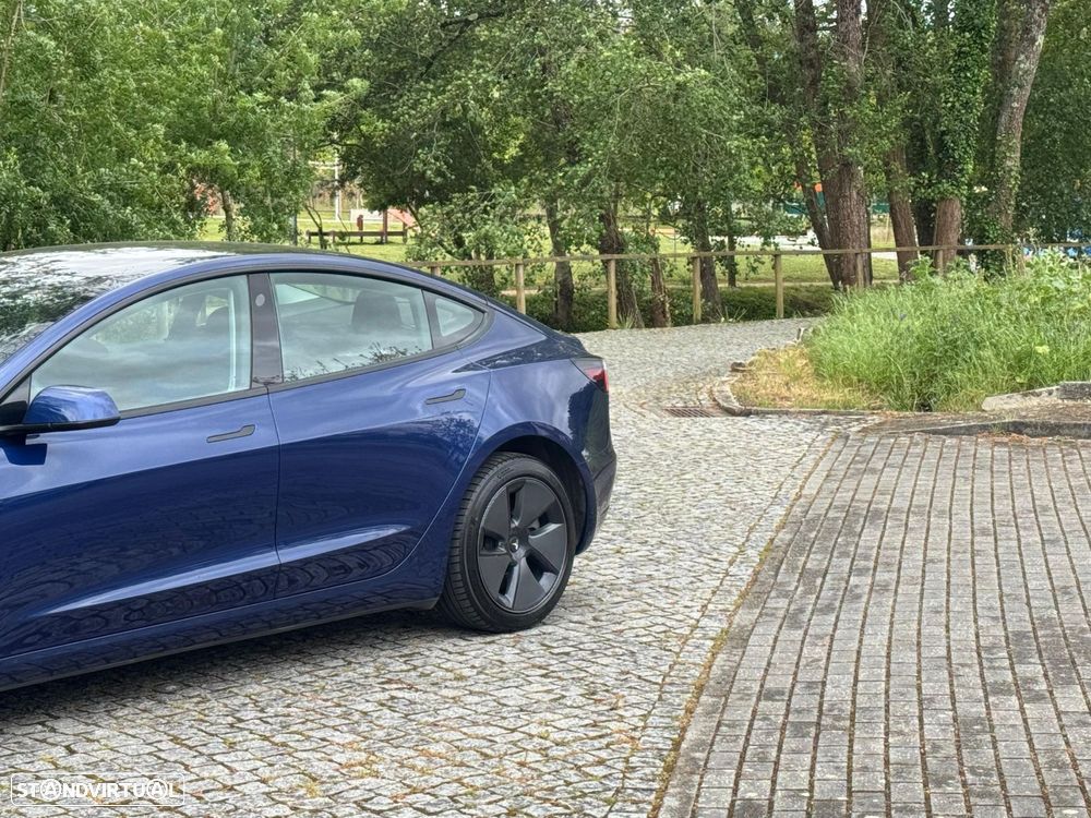 Tesla Model 3 - 3