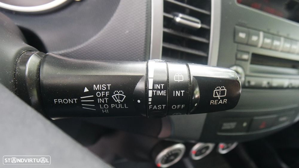 Mitsubishi Outlander 2.0 DI-D Intense 4WD - 25