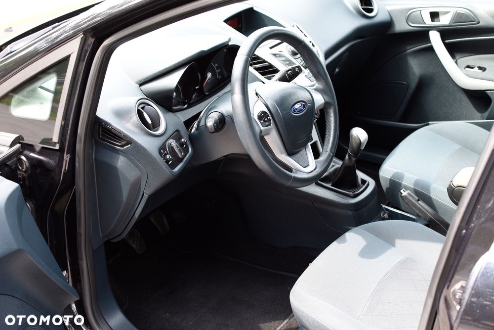 Ford Fiesta 1.25 SYNC Edition - 32