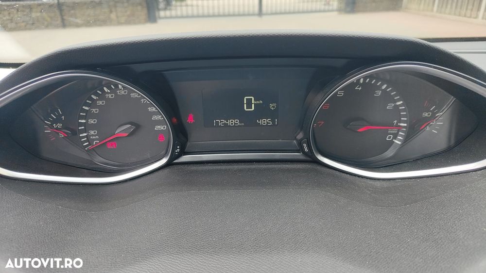 Peugeot 308 PureTech 110 Stop & Start Style - 10