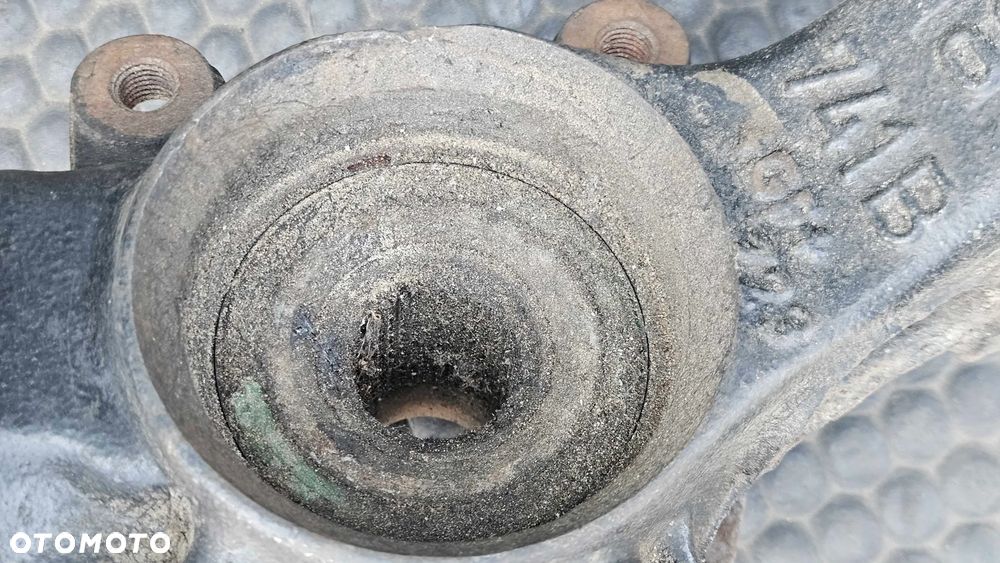 Zwrotnica 8D0407257 AR Piasta Łożysko Przód Przednia Lewa Kopyto Audi A4 B5 A6 C5 VW Passat B5 - 28
