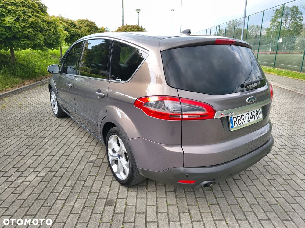 Ford S-Max - 17