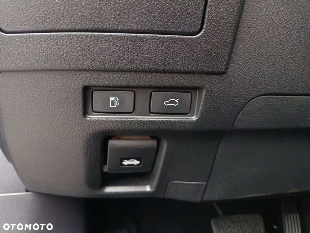 Lexus ES 300h Business Edition - 22