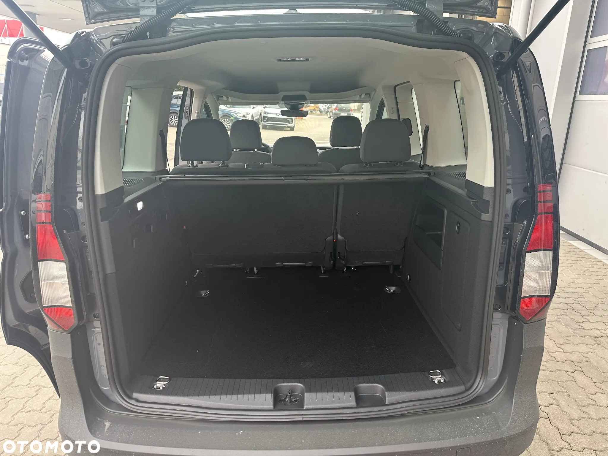Volkswagen Caddy 2.0 TDI DSG - 9