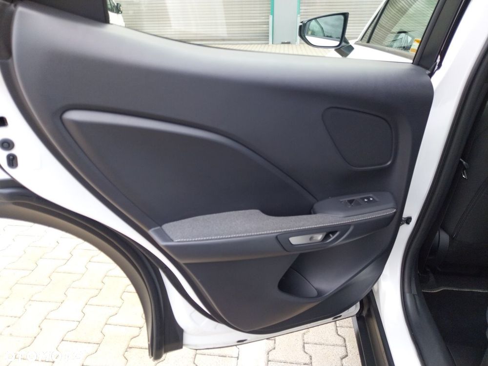 Lexus LBX 1.5 Hybrid - 16